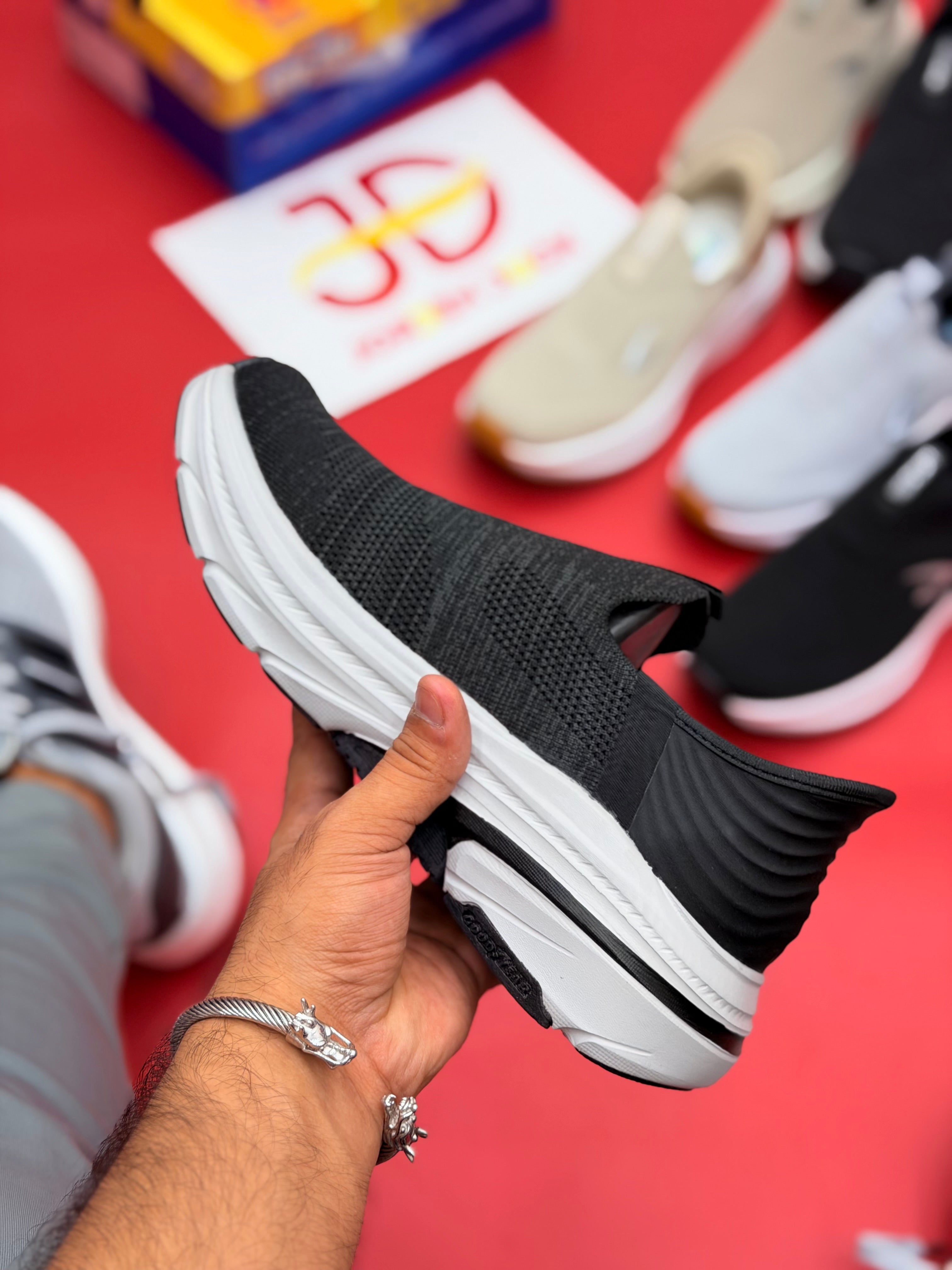 LET'S GO MAX CUSHIONING SLIP-INS