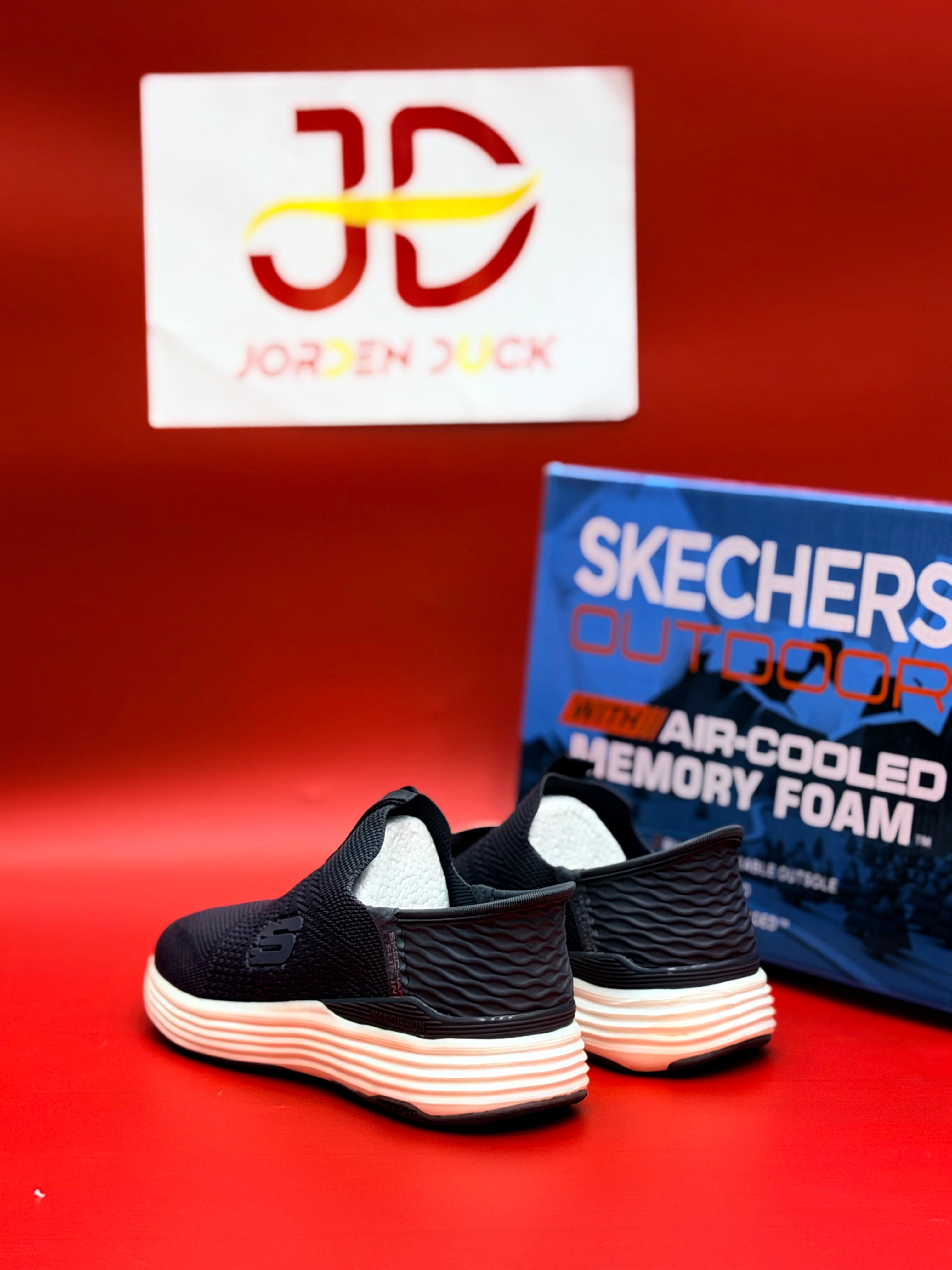 SKECHARES Light STRIKE MEMORY FOAM (Gray)