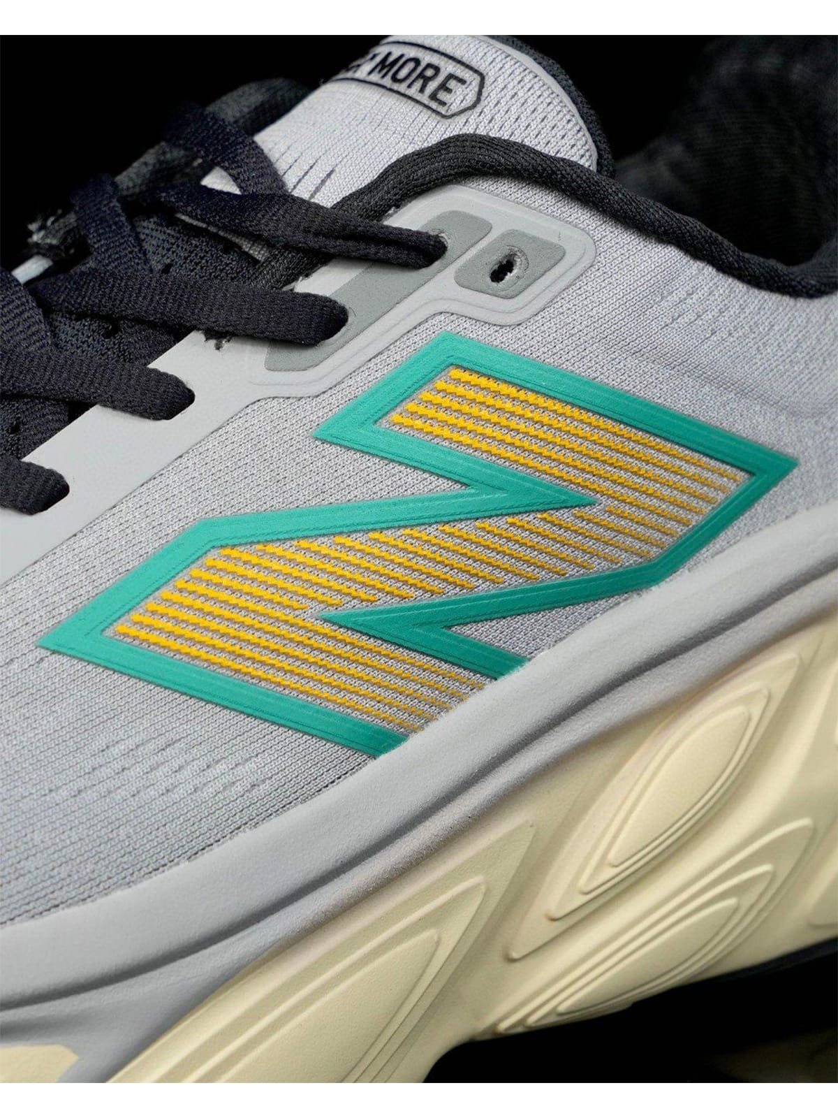 NEW BALANCE FRESH FOAM X MORE V5 - CREAM