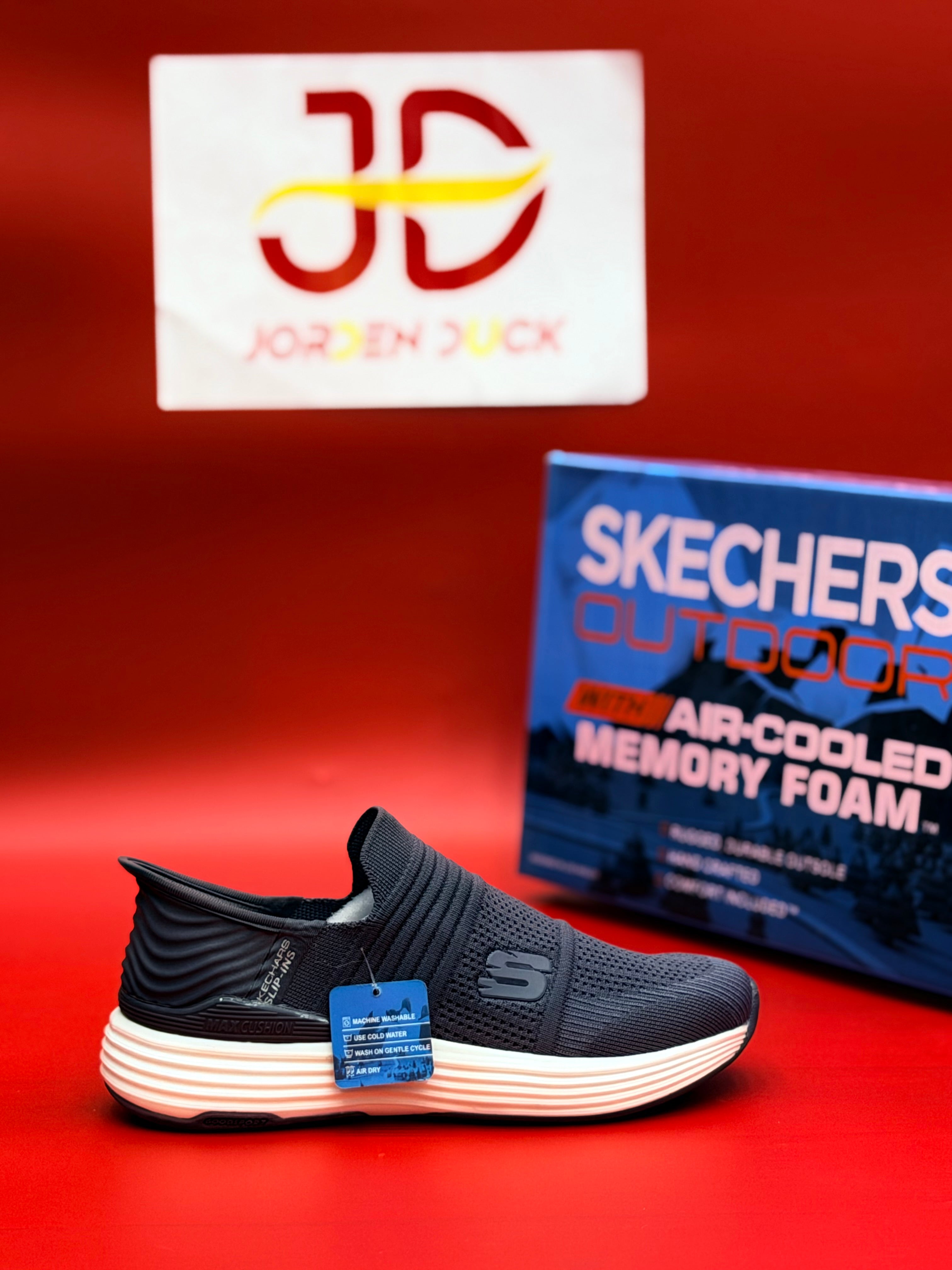 SKECHARES Light STRIKE MEMORY FOAM (Gray/w)