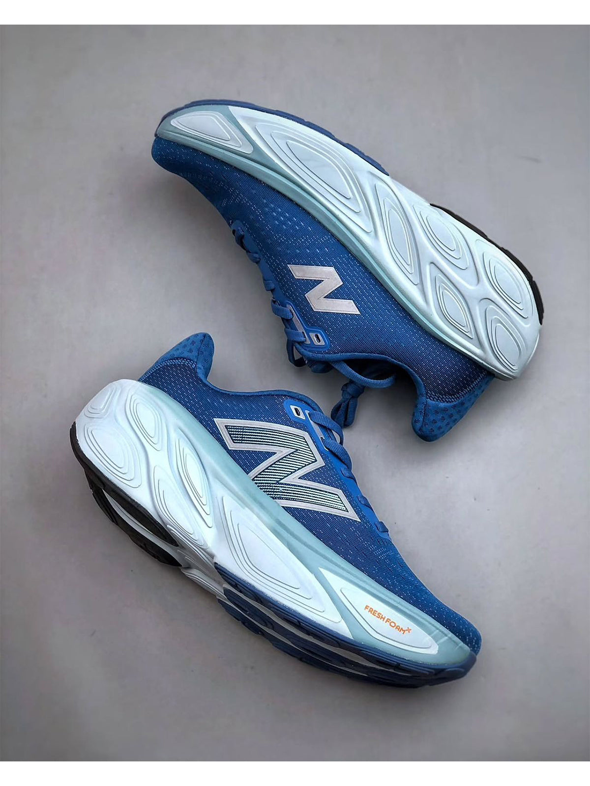 New Balance FRESH FOAM X MORE V5 - BLUE