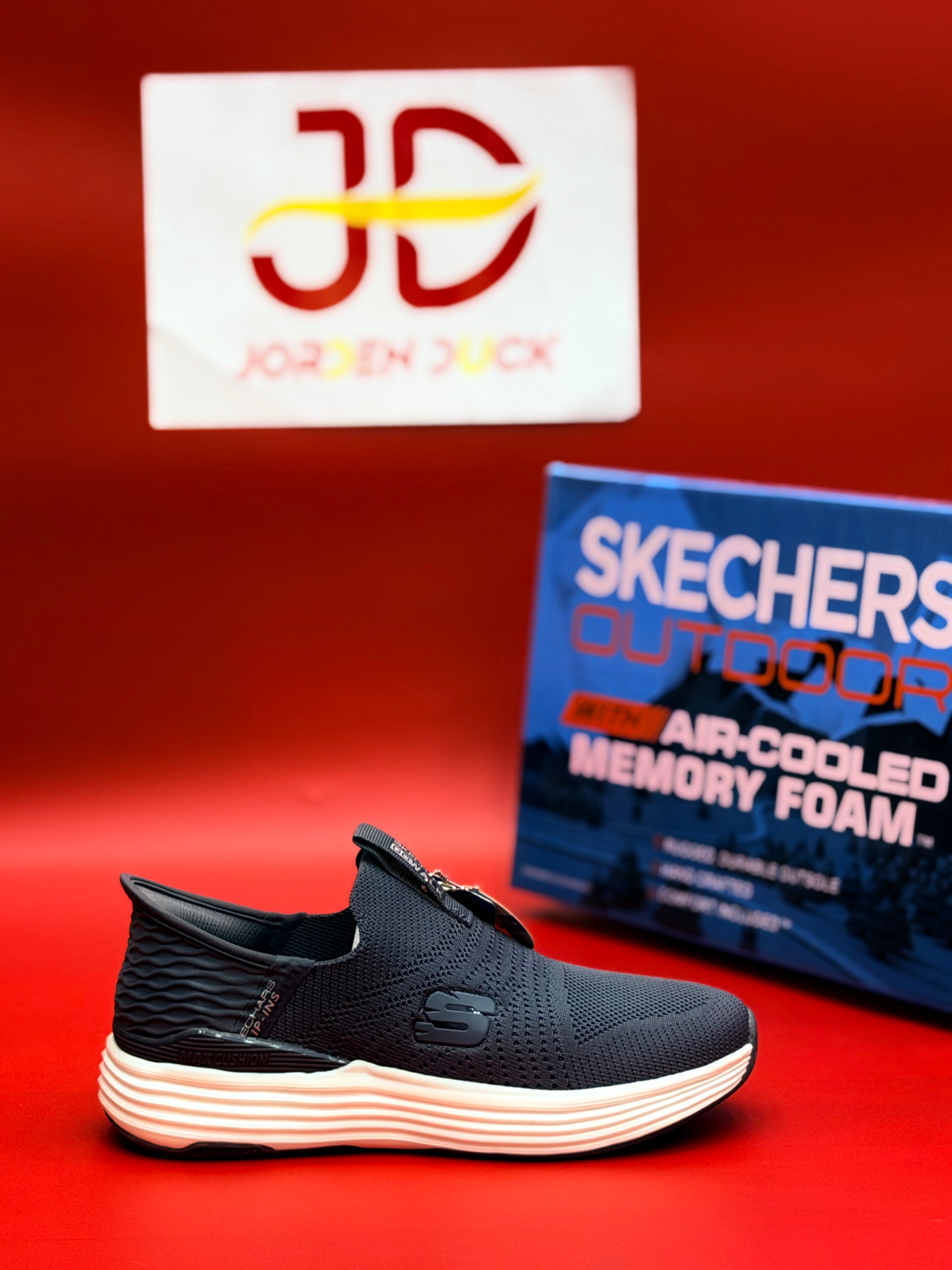 SKECHARES Light STRIKE MEMORY FOAM (Gray)