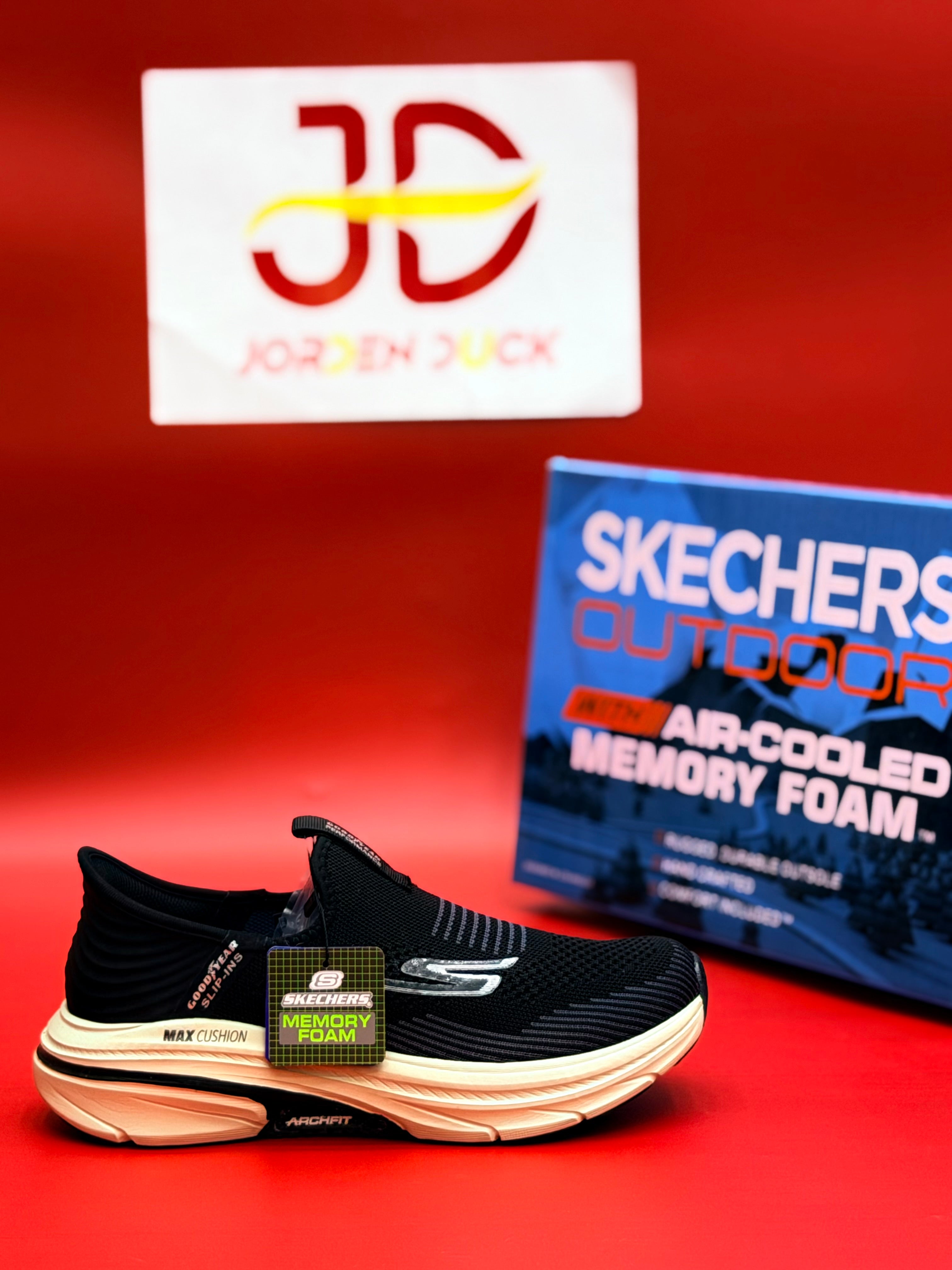 SKECHARES BOOST MEMORY FOAM (black/g)