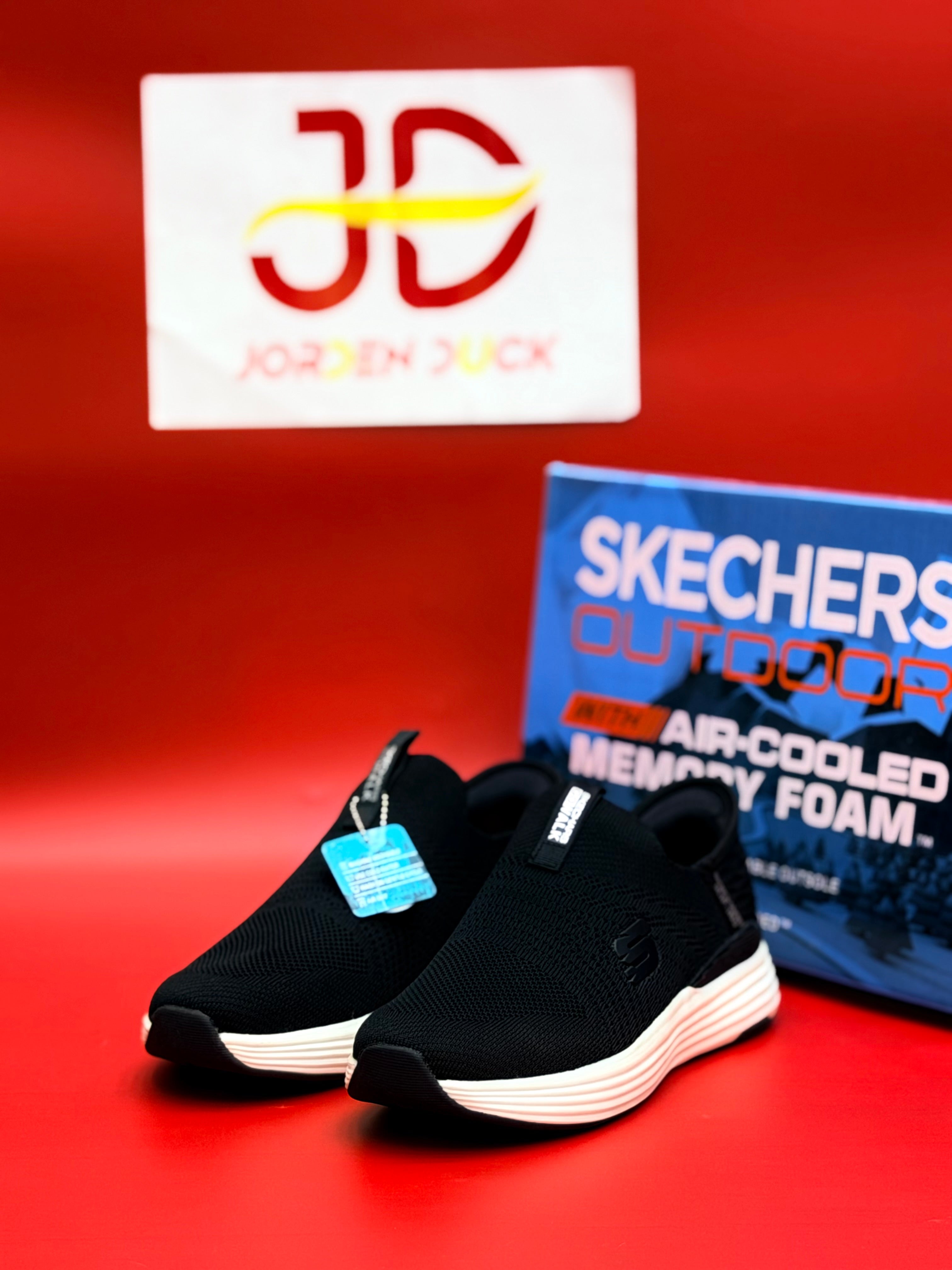 SKECHARES Light STRIKE MEMORY FOAM (Black/g)