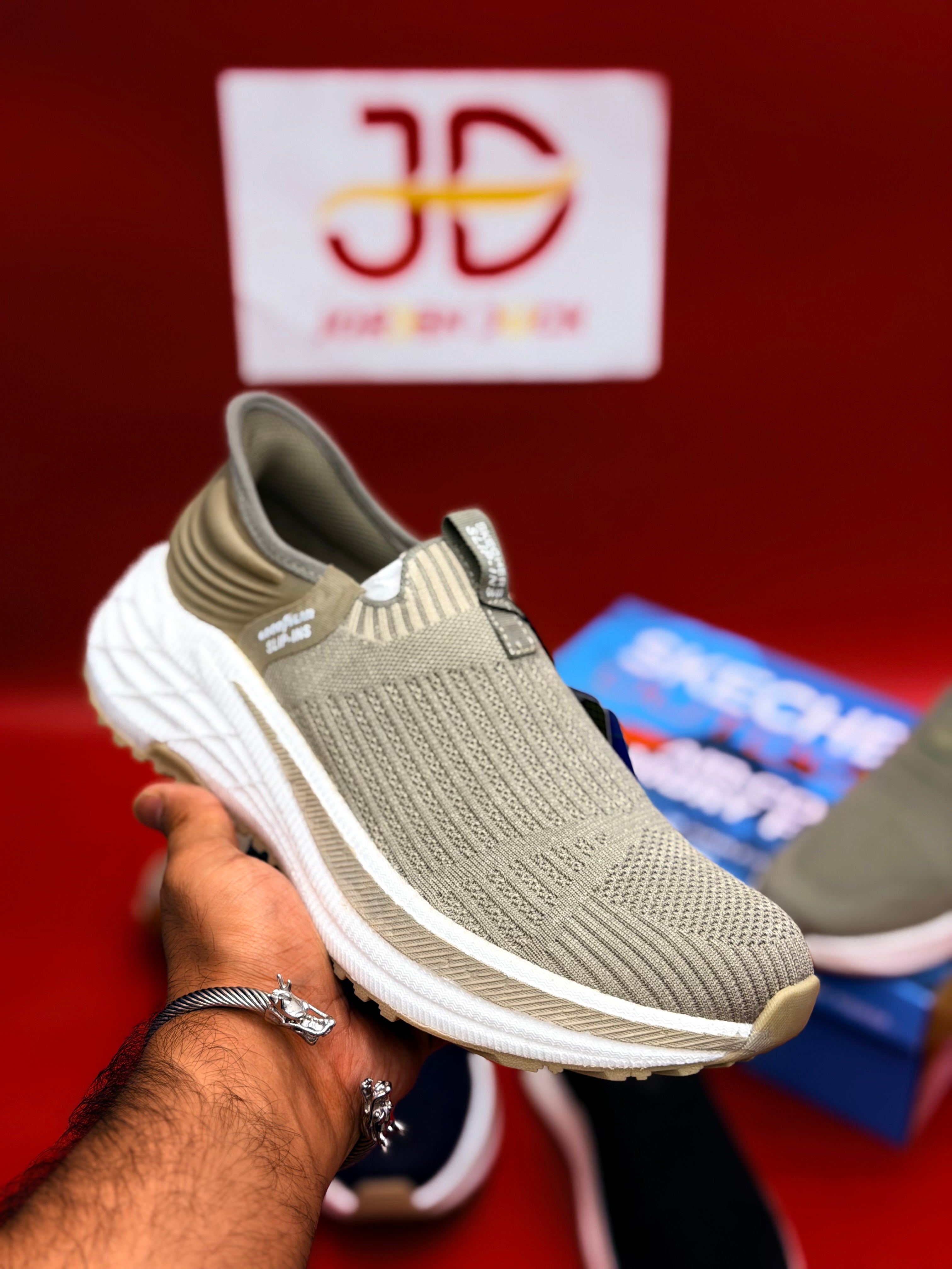 SKECHARES BOOST MEMORY FOAM (Khaki)