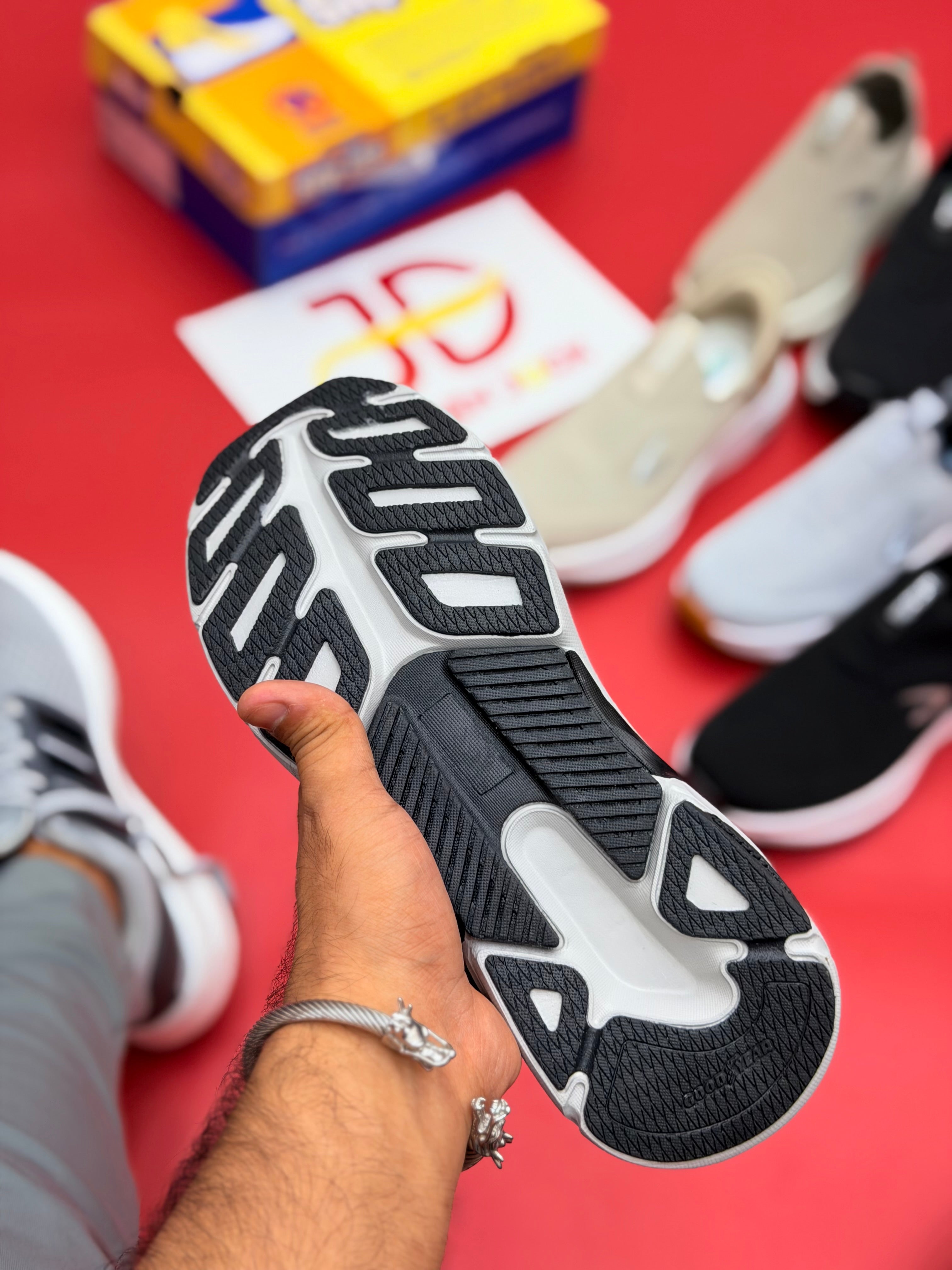 LET'S GO MAX CUSHIONING SLIP-INS