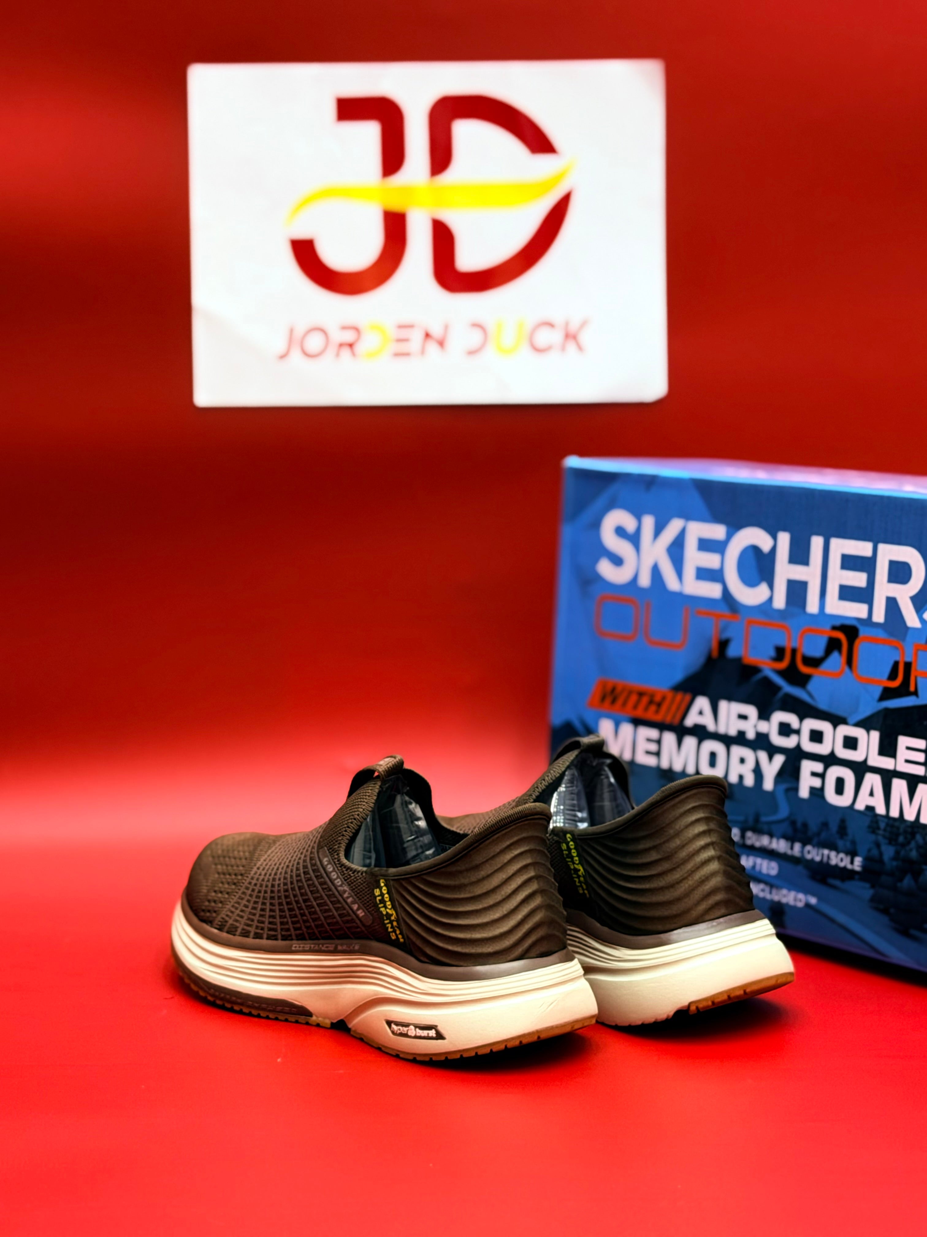 SKECHARES DISTANCE WALK (Brown)