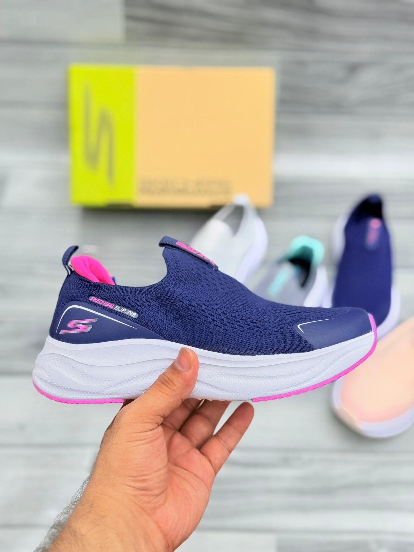 WOMEN SKECHERS ULTRA LIGHT BLUE