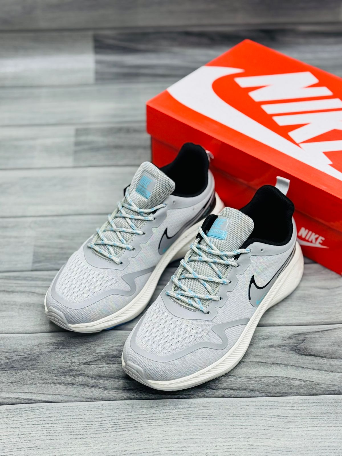 NIKE ZOOM PEGASUS 42 - Grey