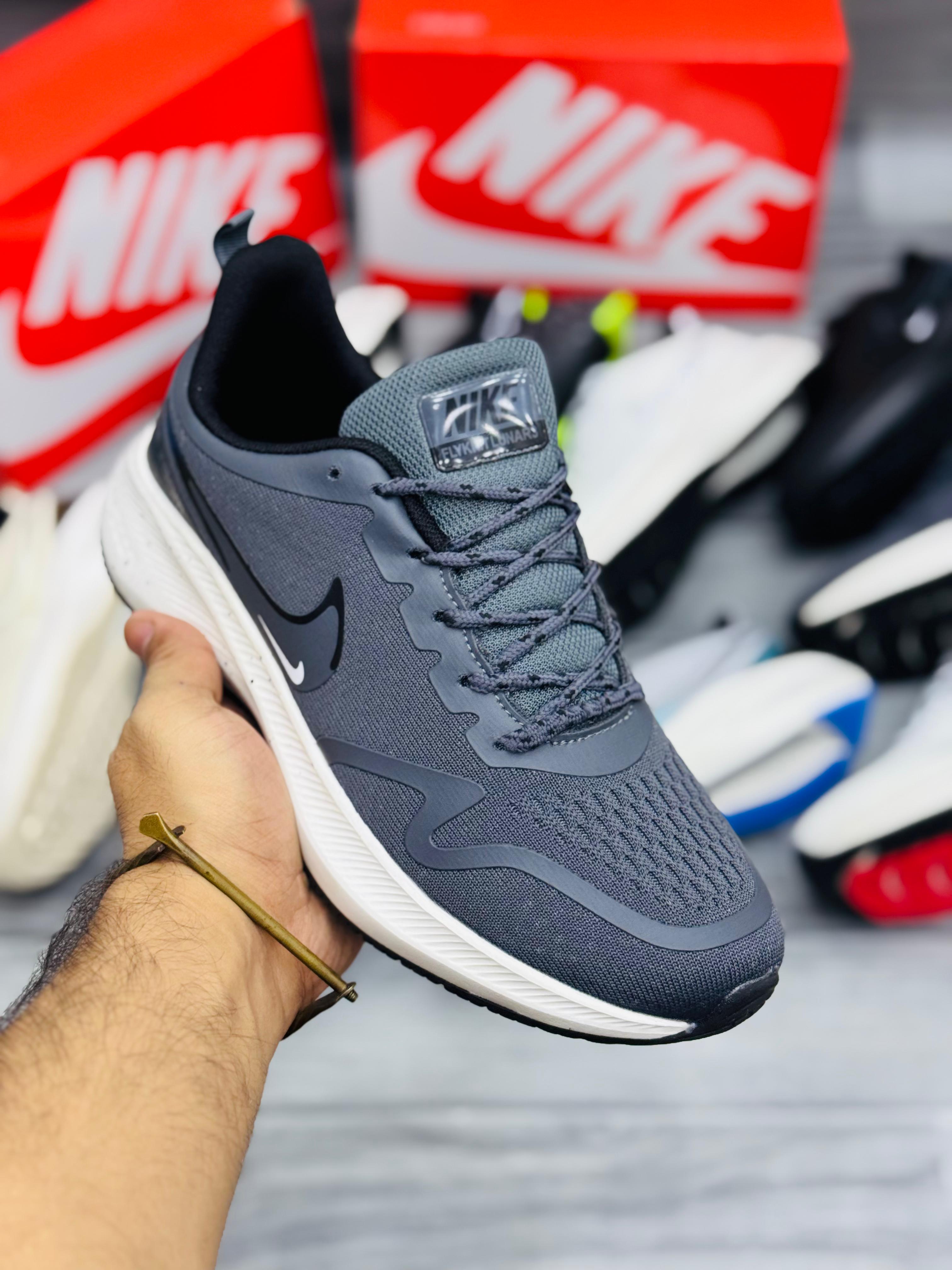 NIKE ZOOM PEGASUS 42 - Dark Grey