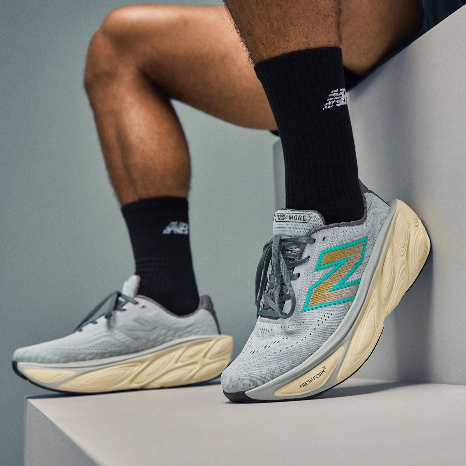 NEW BALANCE FRESH FOAM X MORE V5 - CREAM