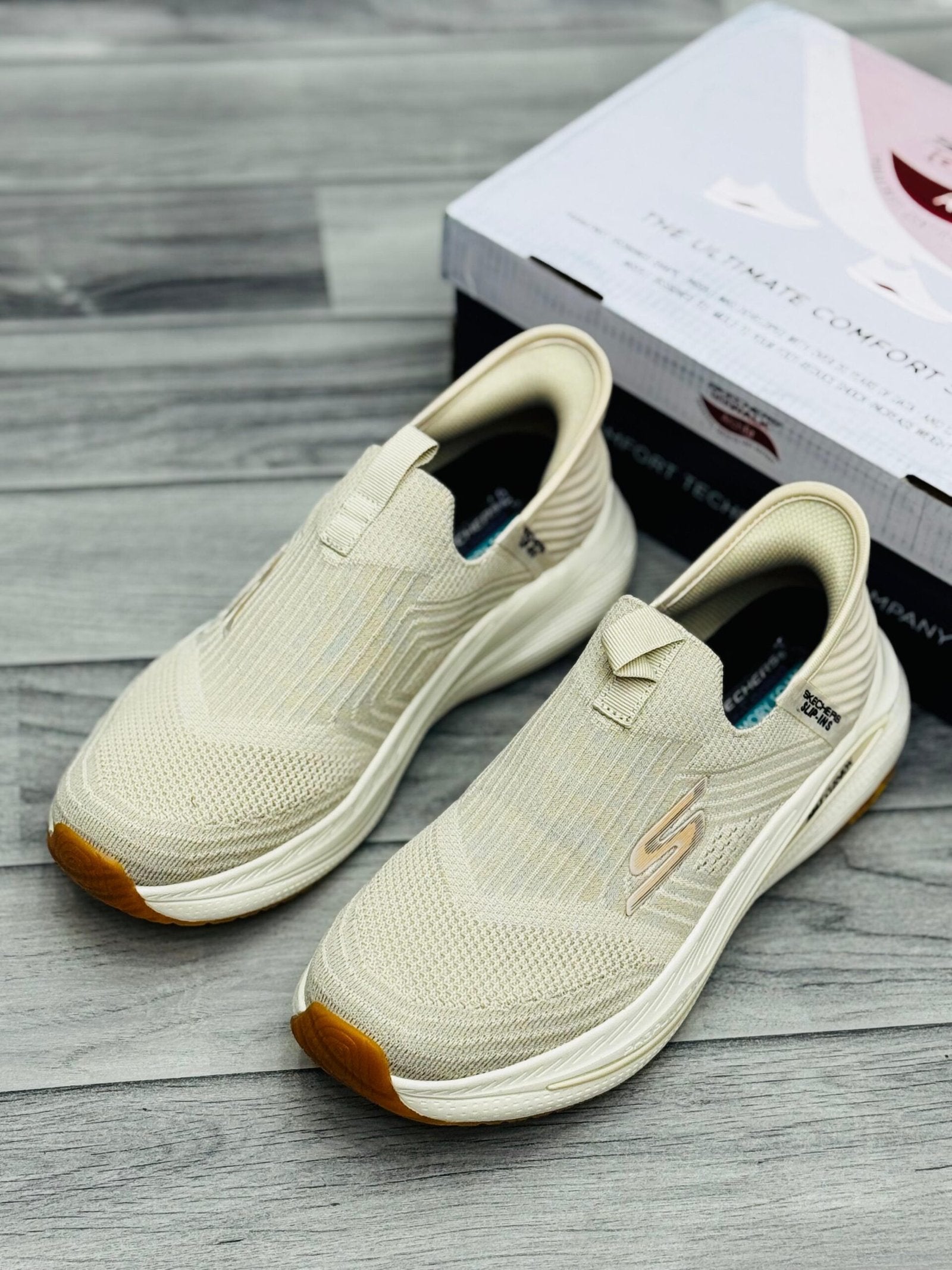 Skechers Arch Fit Go Walk - Cream